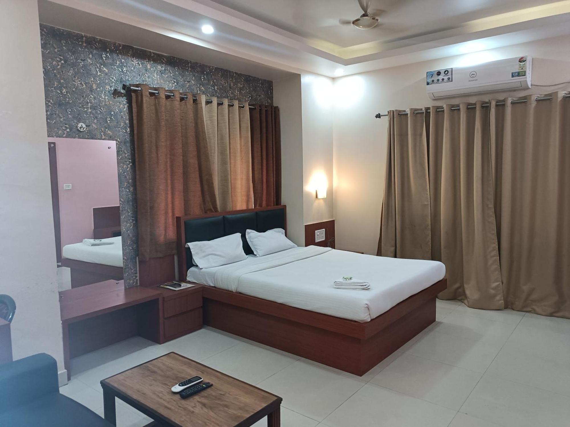 Hotel Sudakshina By Roh Silchar Ngoại thất bức ảnh