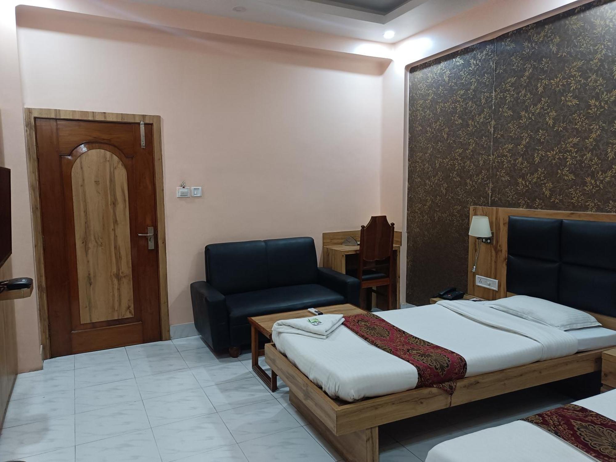Hotel Sudakshina By Roh Silchar Ngoại thất bức ảnh