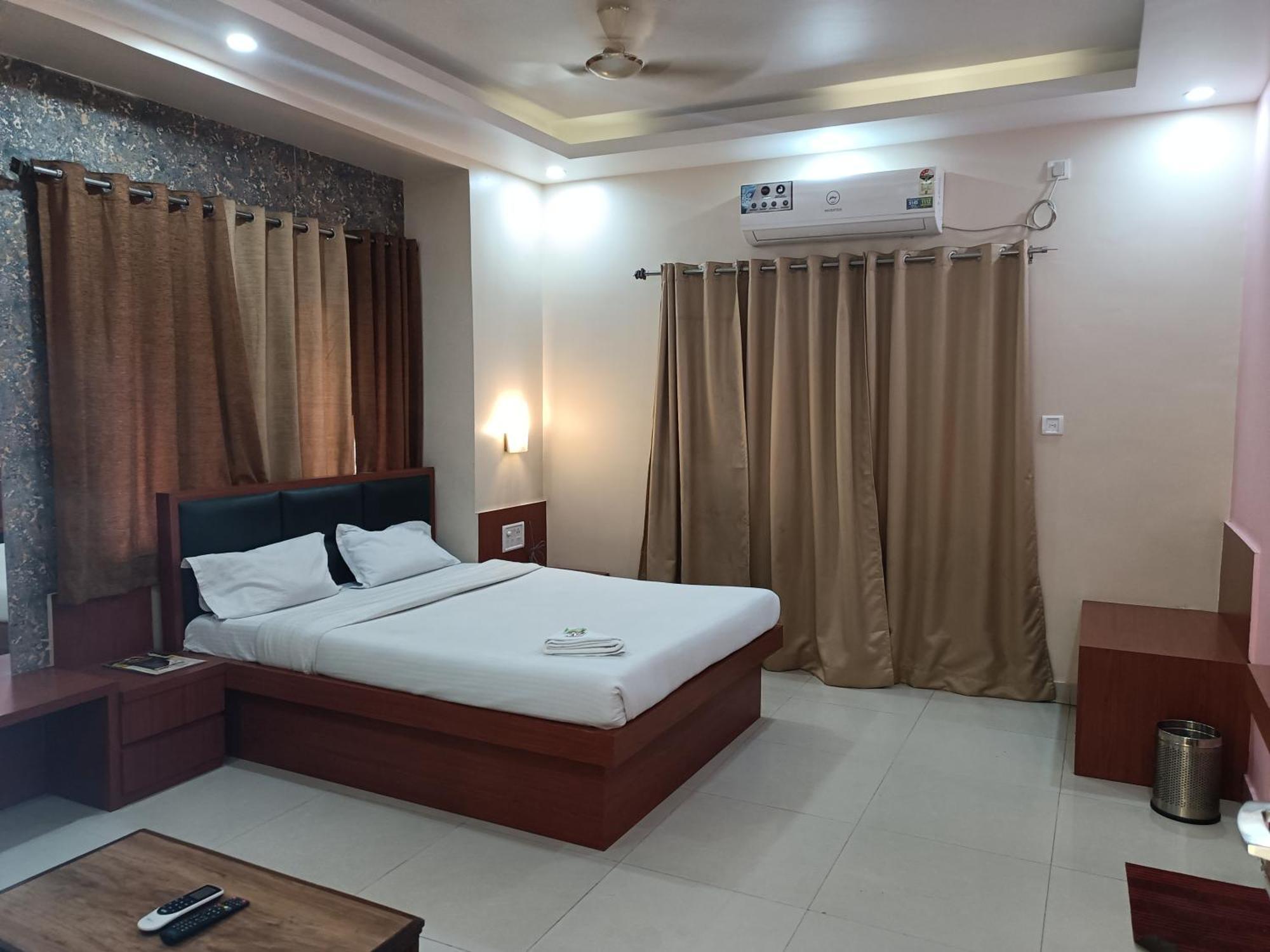 Hotel Sudakshina By Roh Silchar Ngoại thất bức ảnh
